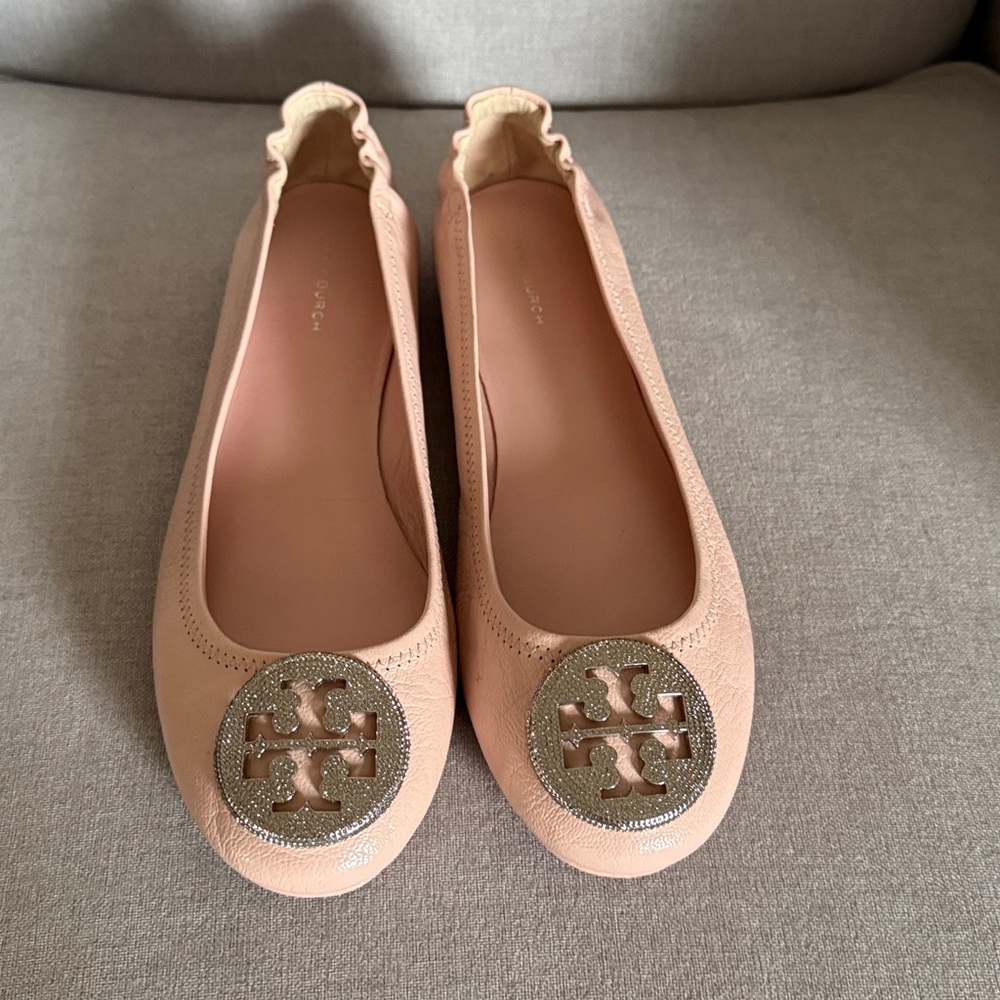 EUC Tory Burch pink ballet flats with silver crystal logo size 9 - Picture 2 of 5